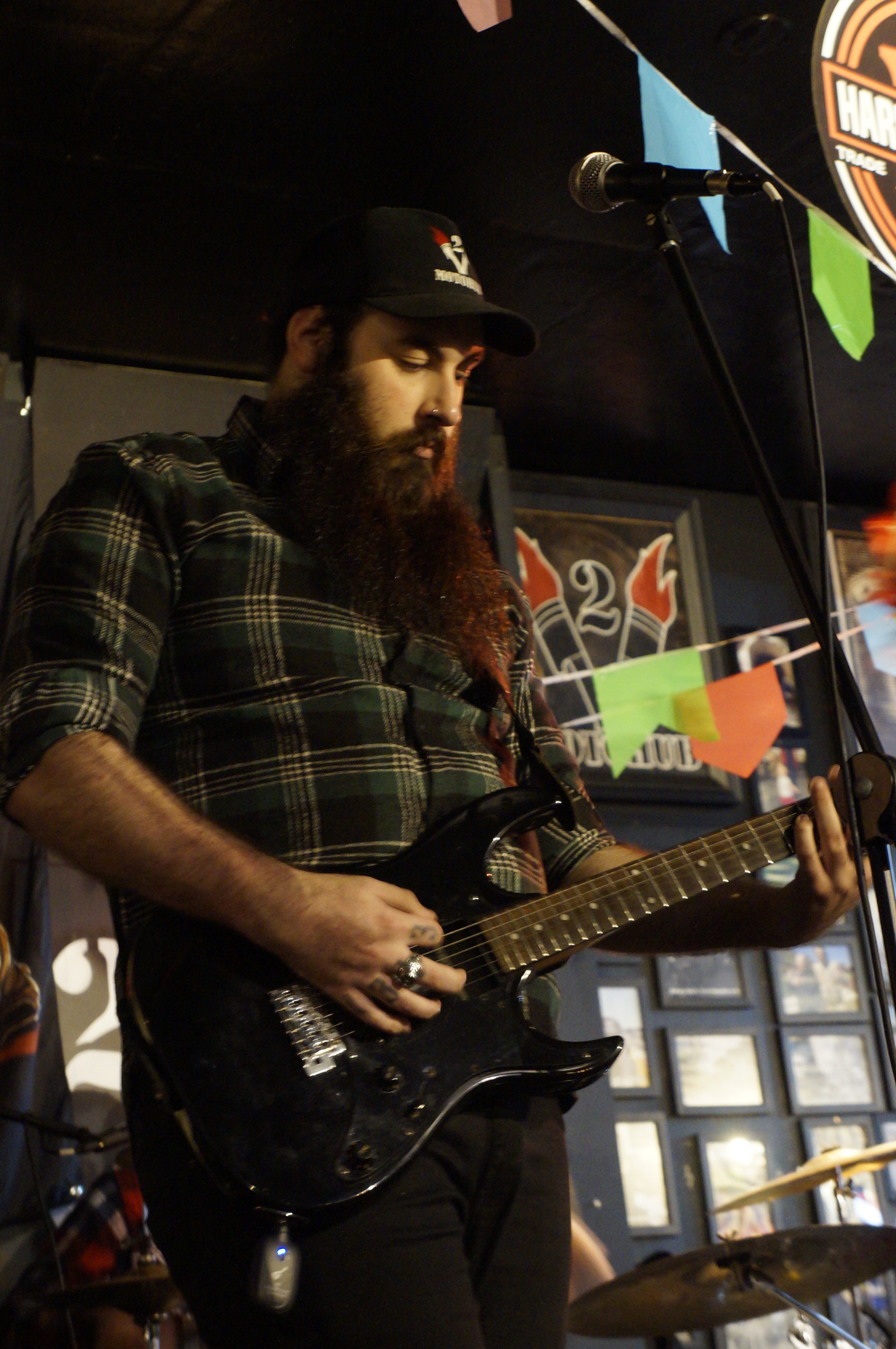 Show ao vivo com música na V2Motohub